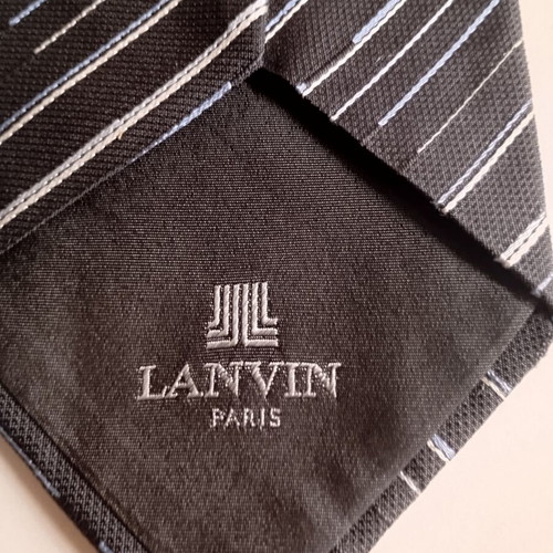 Lanvin silk tie like new, blue black