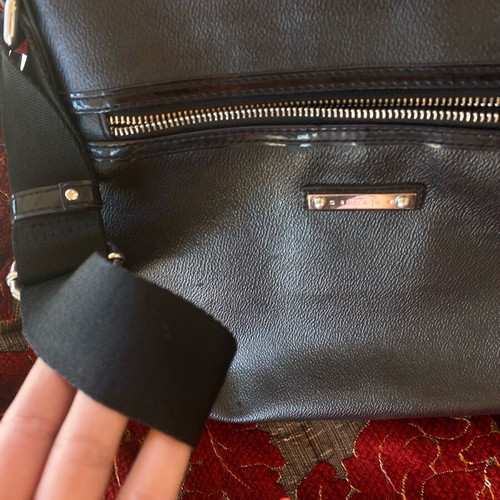 Sisley crossbody bag like new, black