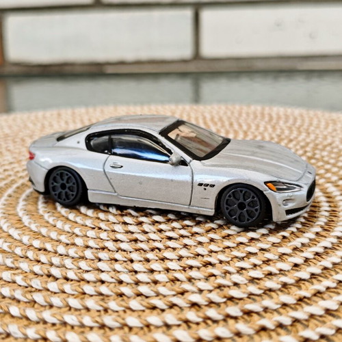 Bburago Maserati GranTurismo 1:43 diecast car used