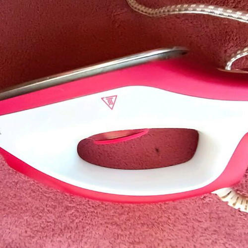 AEG travel iron like new, lightweight