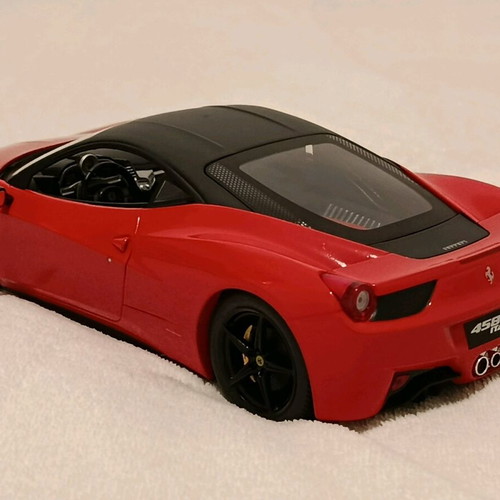 Ferrari 458 Italia 1/18 red sealed body new