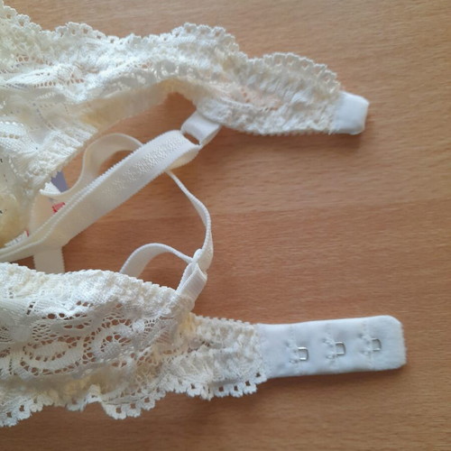 Triumph Amourette bra 80 cup C new in champagne color