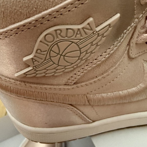 Air Jordan 1 Retro High women's sneakers, pink, size 37.5