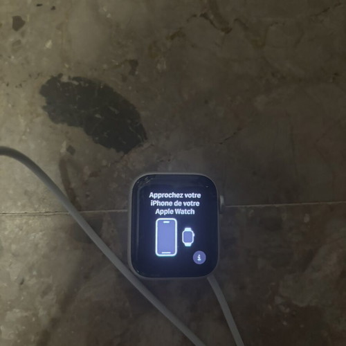 Apple Watch SE 2nd Gen 40mm used with screen damage