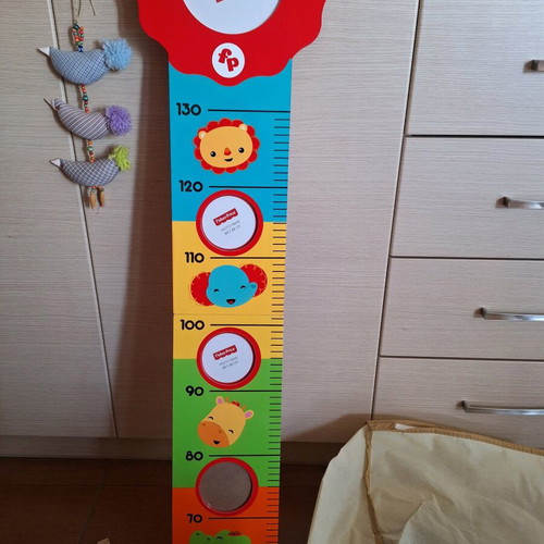 Fischer Price wooden height chart like new with 4 photo frames