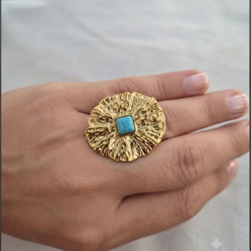 Turquoise Glow Ring new with adjustable size and hammered gold texture