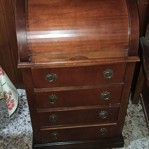 Walnut desk produced by Egglezakis like new