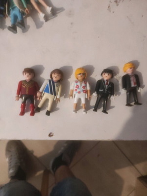 Playmobil 5 figures like new