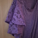 T-shirt with purple lace like new, size L