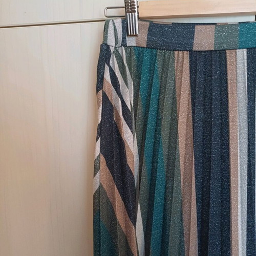 Midi skirts like new, one size, multicolored, set of 3
