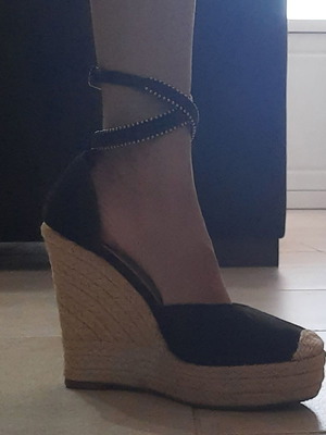 Platform sandals size 36, black