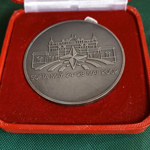 Collectible NATO Medal Sofia 2002 Assembly with Box like new, 88.62g 6cm