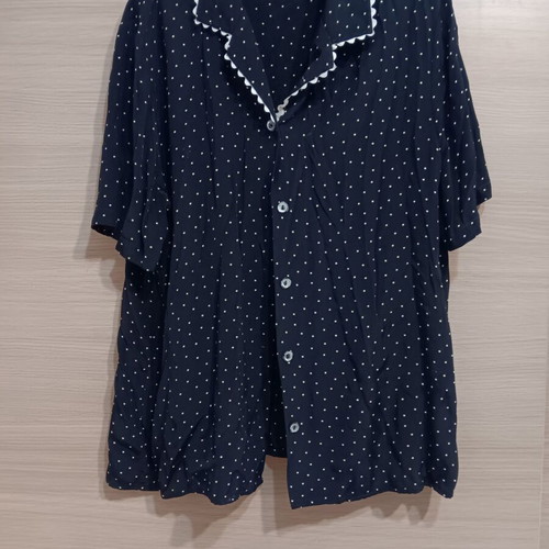 Women's shirt like new, thin, with buttons and collar