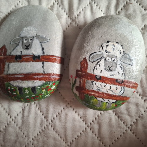 Set of 2 hand-painted stones