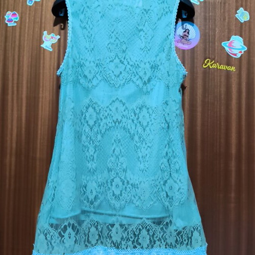 Boho summer top size M, like new, green with lace details