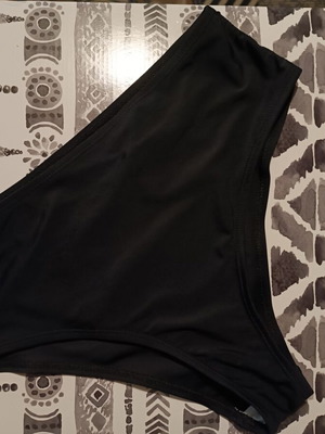 Shein black women's high-waisted bikini bottom like new, size S