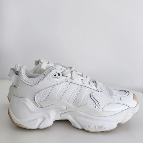 Adidas Originals Tephra Runner like new, white athletic shoes size 38.5