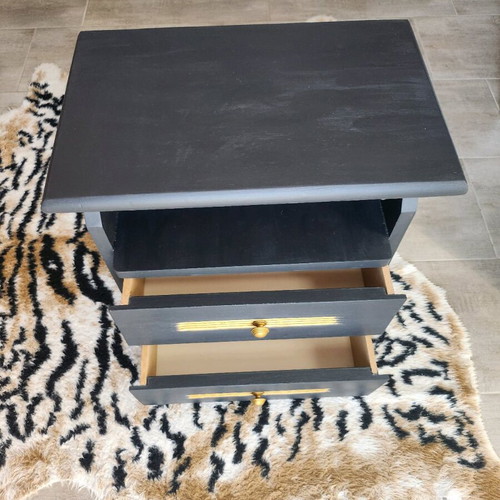 Wooden nightstand used with chalk paint in very good condition