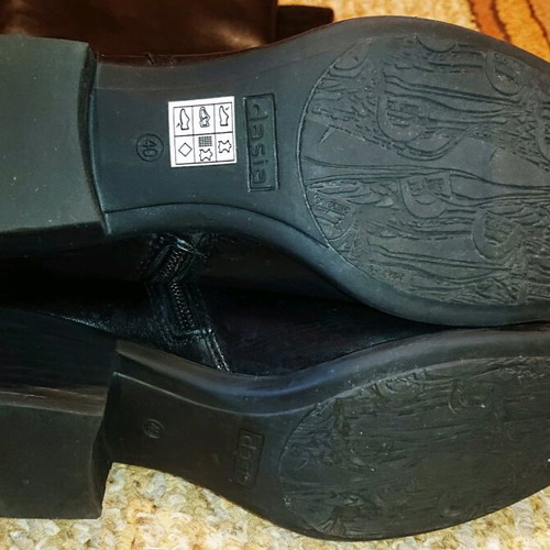 Dasia boots black, like new, size 40