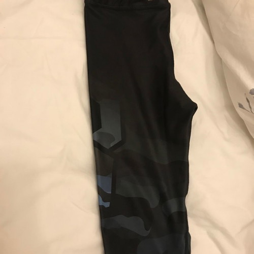 Athlon camouflage women's leggings new, size medium fits small