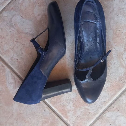 Nine West blue leather pumps like new, size 43