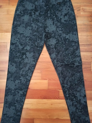 A.L.E leggings gray-black with flowers size medium like new