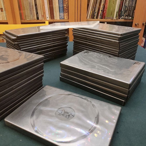 Plastic CD/DVD cases like new, single and double slim
