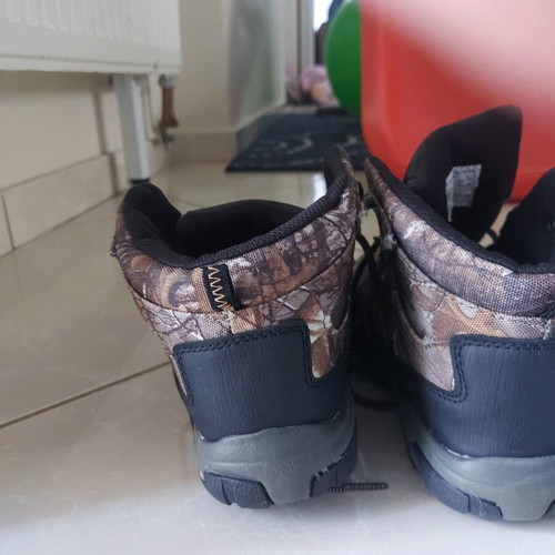 Boys' boots like new, size 36