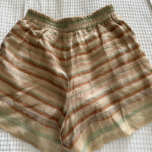 Zini Boutique shorts like new, Riviera collection, beige multicolor, size S