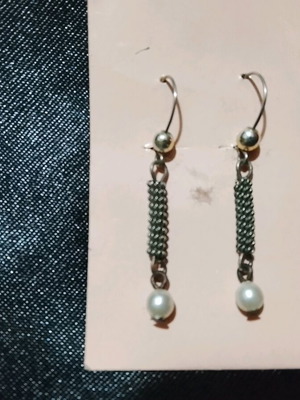 Silver dangling earrings with beads new