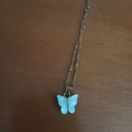 Jewelry set with butterflies used, gold tone