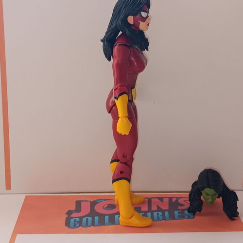 Marvel Legends Skrull Queen Hasbro action figure like new