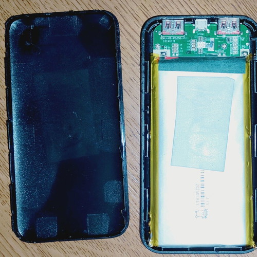 Power bank used, opened after fall, battery may work