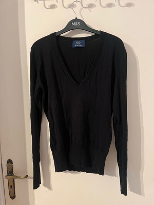 Black Play Life Size Sweater used, size L