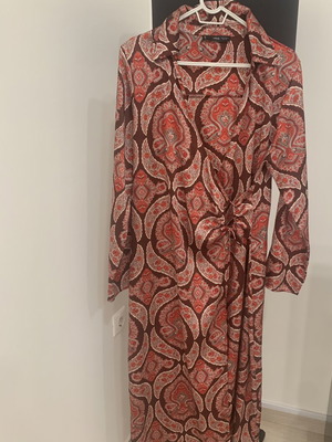 Mango dress XL with ethnic print in red shades like new