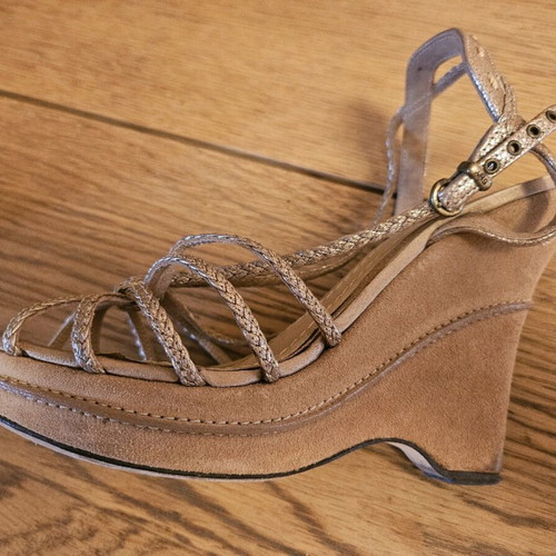 Shy sandals like new, leather gold with matte tan platform heel size 40