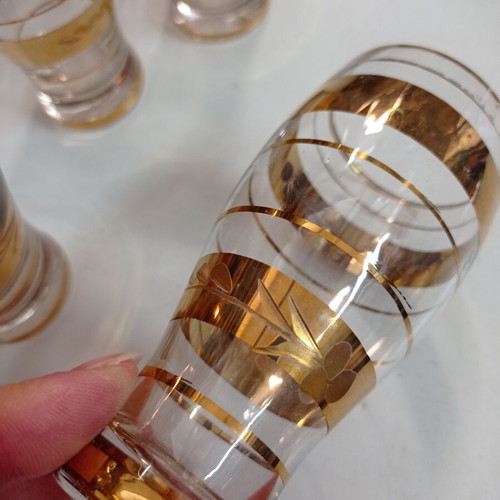 Vintage glassware used, set of 4, engraved glasses