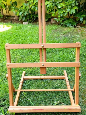 Wooden folding tabletop easel like new, 45x45x75 cm