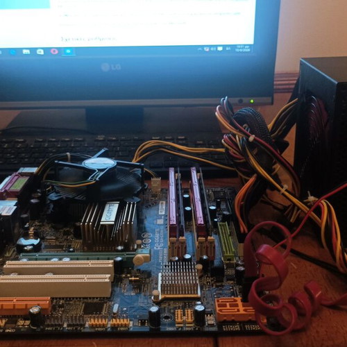 Motherboard and Intel Core2 Quad Q6600 processor set for Socket LGA775 used