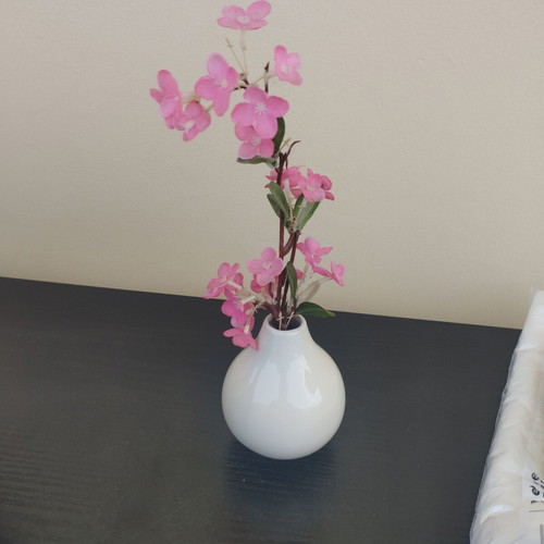 Decorative porcelain vase like new, 9 cm height