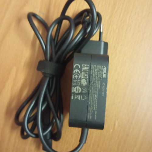 Asus laptop multi charger C type used, good working condition