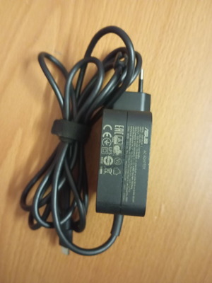 Asus laptop multi charger C type used, good working condition