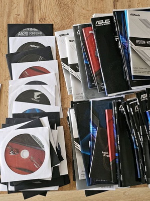 Lot of stickers, discs and manuals Intel, Asrock, MSI, Gigabyte, Asus, Kingston Fury new
