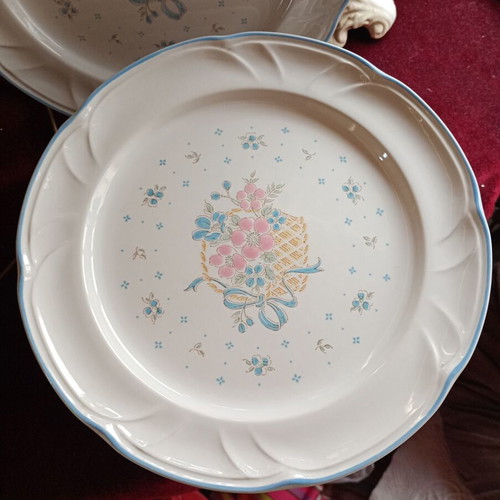 Porcelain plates like new, pack of 9, made in Japan, 27 cm diameter
