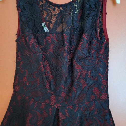 Italian fitted blouse like new, black and red, size M
