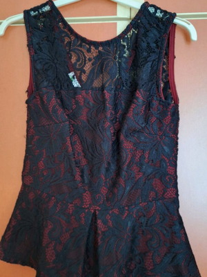 Italian fitted blouse like new, black and red, size M