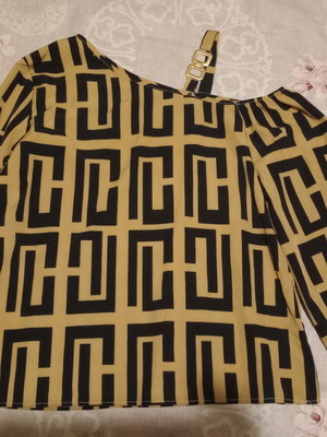 Asymmetric one-shoulder blouse with geometric pattern like new, beige/black