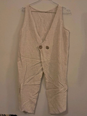 Asymmetric linen vest blouse like new, beige