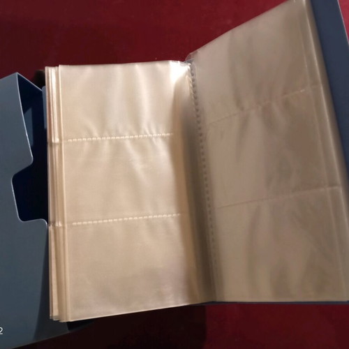 Card holder like new, 240 pockets