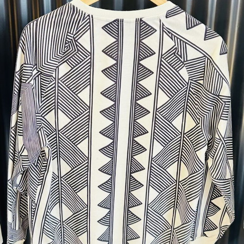 Adidas Originals Graphic Sweatshirt like new, black and white print